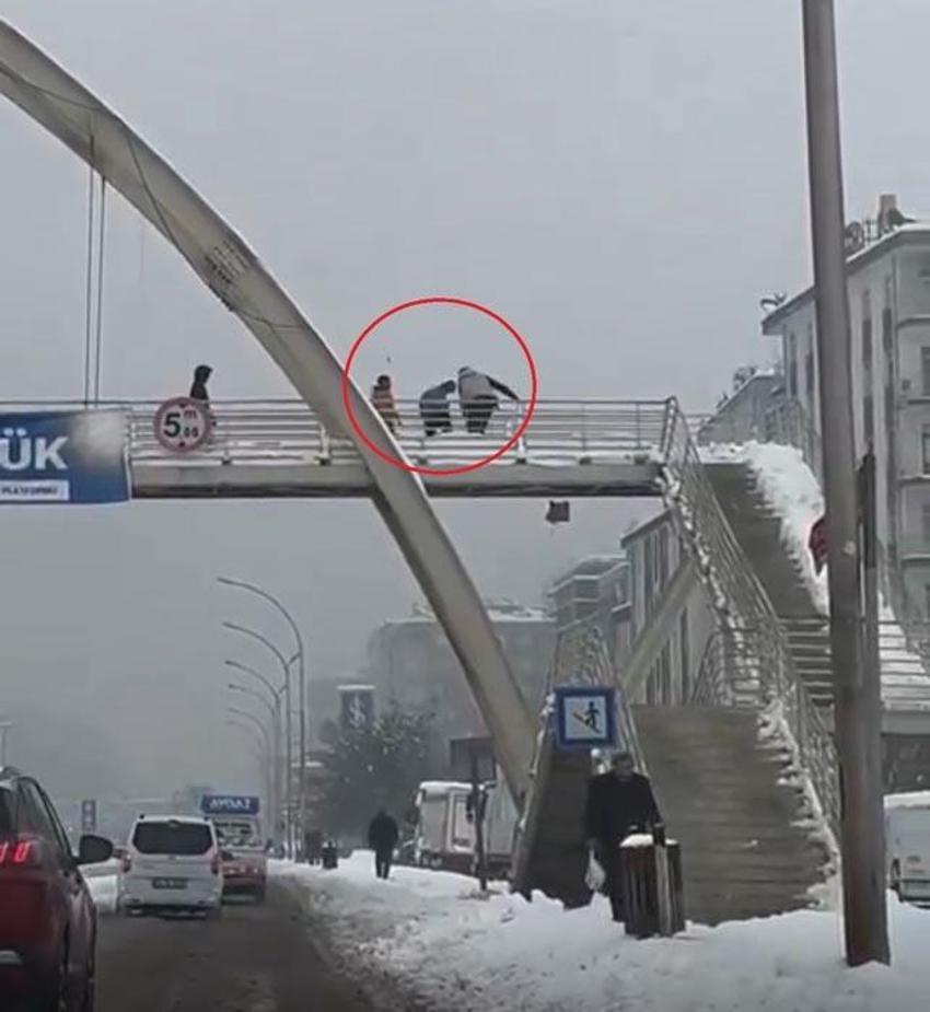 Diyarbakır’da üst geçitte kar topu atan çocukları yumruklayıp yerde tekmeleyen şüpheli tutuklandı