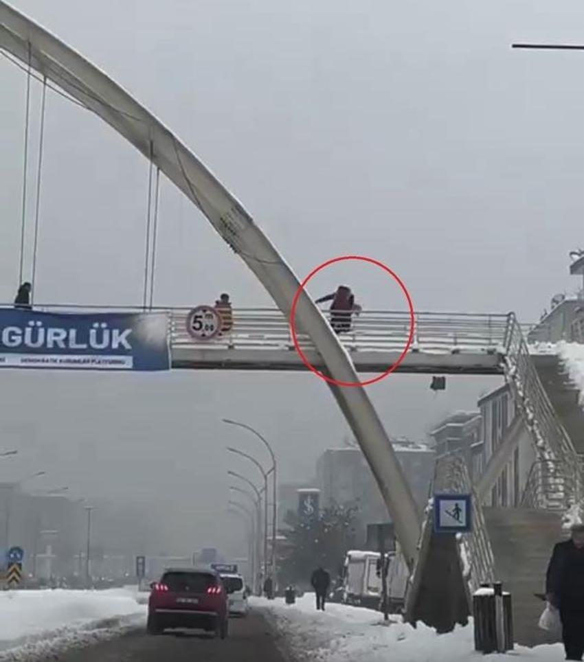 Diyarbakır’da üst geçitte kar topu atan çocukları yumruklayıp yerde tekmeleyen şüpheli tutuklandı