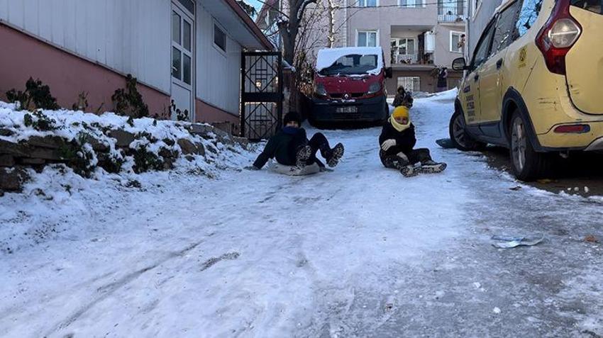 Bursa'dan yürekleri ısıtan görüntü! Mertcan, 3 yıl sonra ilk kez sokağa çıktı