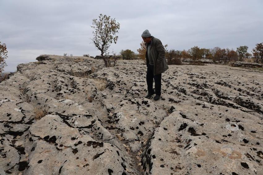Çatlamış kaya ortasından çıktı: Diyarbakır'da Fırat ve Dicle arasında minyatürü ortaya çıktı
