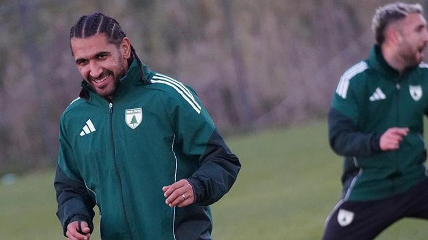 Muğlaspor'da İsa Güler imzayı atıp Antalya kampına katıldı