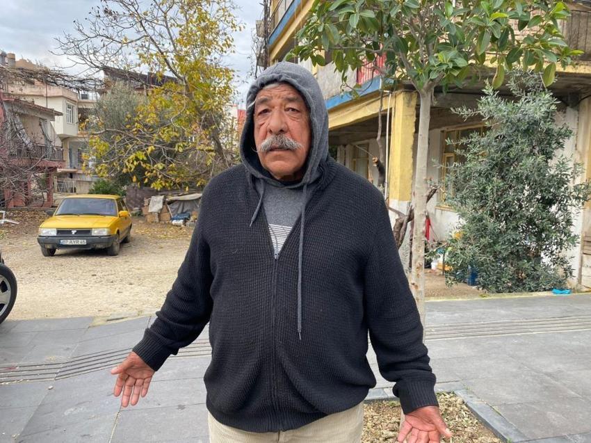 Antalya'da açık kapı cinayeti! Eşinin ve kızının boğazını kesti, kaçarken fikrini değiştirdi