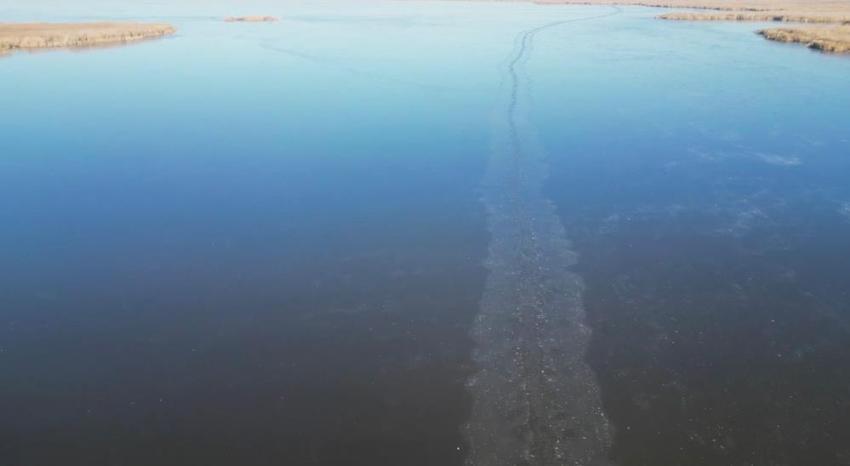 Afyon'da havalar soğudu Eber Gölü buz tuttu!