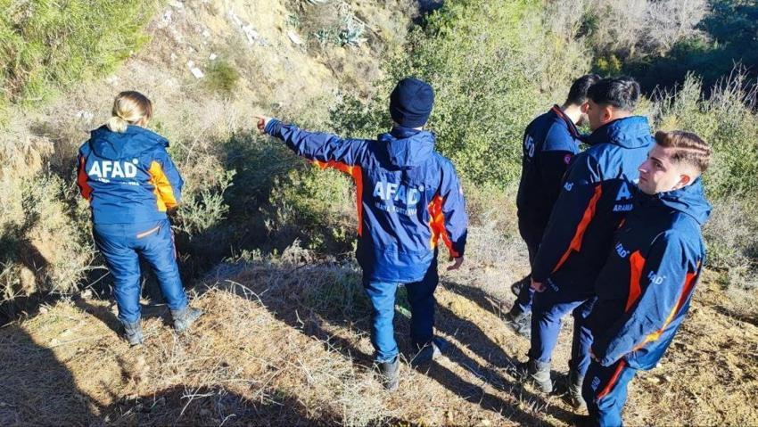 Tarlada defterindeki not bulundu! Kayıp genç için Adana'da nöbet başladı, 1 güzergah belli