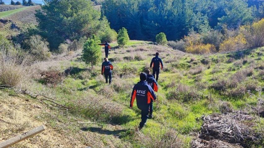 Tarlada defterindeki not bulundu! Kayıp genç için Adana'da nöbet başladı, 1 güzergah belli