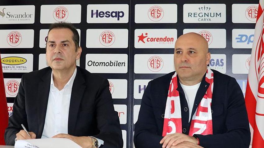 Antalyaspor'da Sami Uğurlu için imza töreni düzenlendi! '1 puan için sahaya çıkmayacağım'