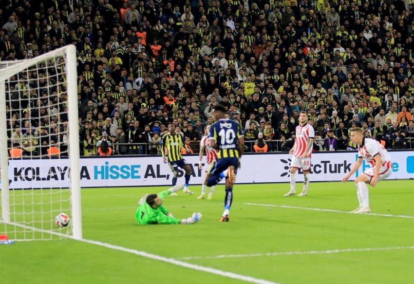 Samsunspor'da Yüksel Yıldırım Musaba'yı yerden yere vurup İrfan Can Eğribayat transferini açıkladı