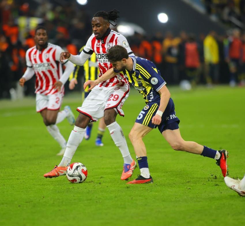 Samsunspor'da Yüksel Yıldırım Musaba'yı yerden yere vurup İrfan Can Eğribayat transferini açıkladı