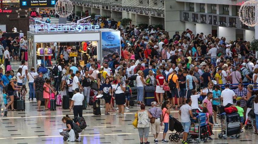 Antalya 2025 yılında bir kez daha rekor kırdı; Kente gelen ziyaretçi sayısı 17,5 milyonu aştı