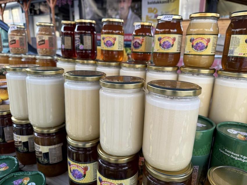 Böyle bal görülmedi! Bilmeyenler uzak duruyor, bilenler kaşık kaşık tüketiyor