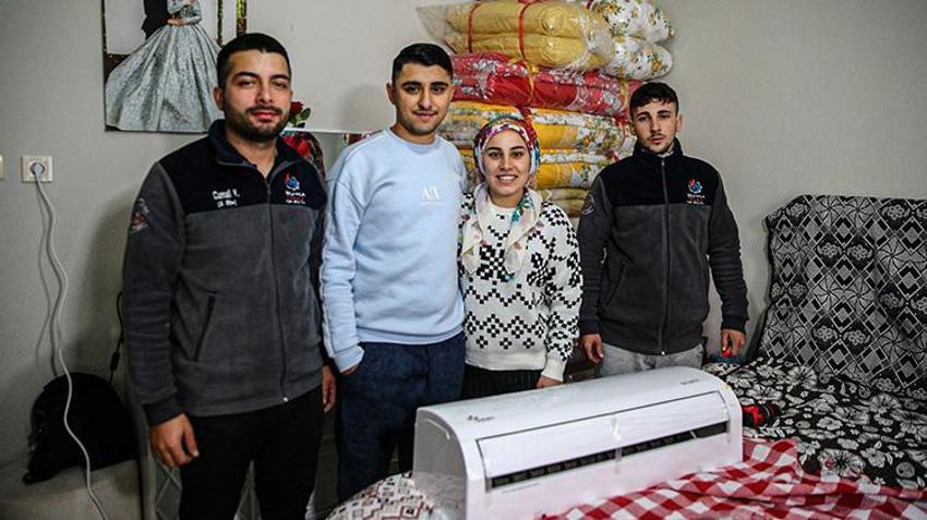 Adana'da verilecek en güzel hediye! Takı töreninde görülmemiş manzara: Damadın arkadaşından anlamlı takı