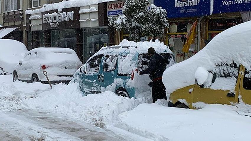 Kentte lapa lapa kar yağdı, bir ürün 'yok' sattı! Artık satın almak isteyenler boş dönüyor