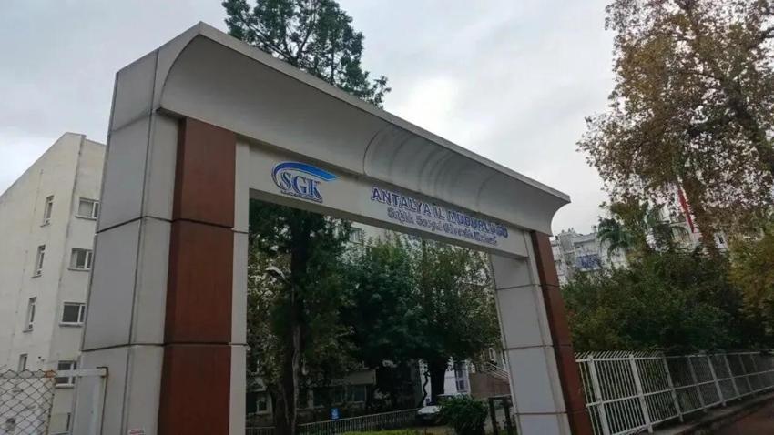 Antalya'da SGK il binası yıkılıyor: Yeni yeri açıklandı