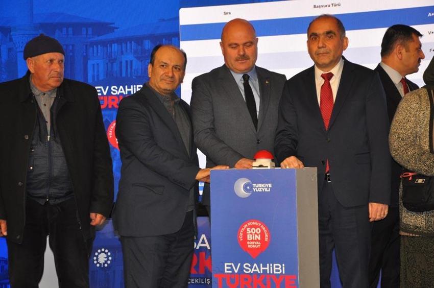 Yüzyılın Konut Projesi kapsamında Kars'ta bin 730 konutun kuraları çekildi