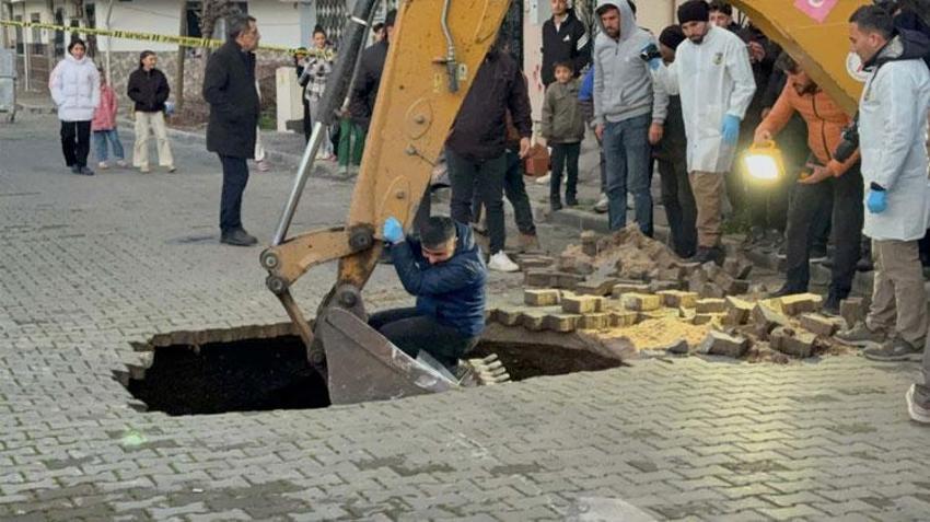 Manisa'da yol çöktü dehşet ortaya çıktı! İnsan kafatası ve kemikler bulundu