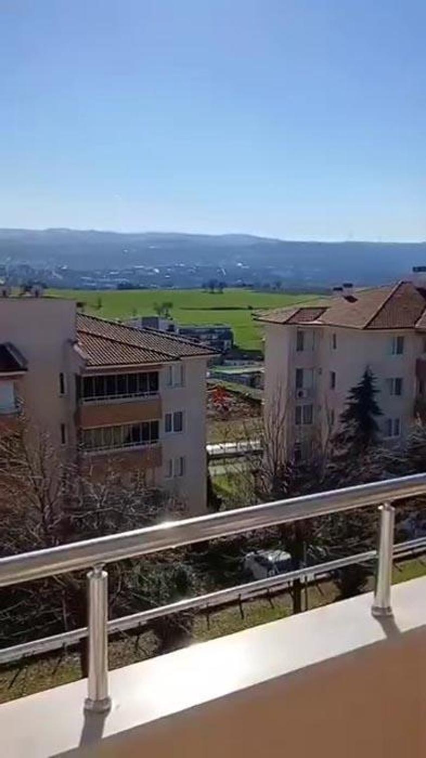 Bursa'nın Nilüfer ilçesinde korku dolu anlar: Araçlar, binalar hasar aldı, bölgeye bomba imha ekibi sevk edildi