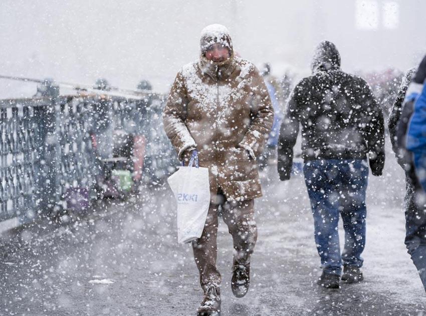 Lapa lapa kar yağışları ve sağanak yağışlar dondurucu soğuklarla beraber dönüyor! Meteoroloji 27 ili uyardı