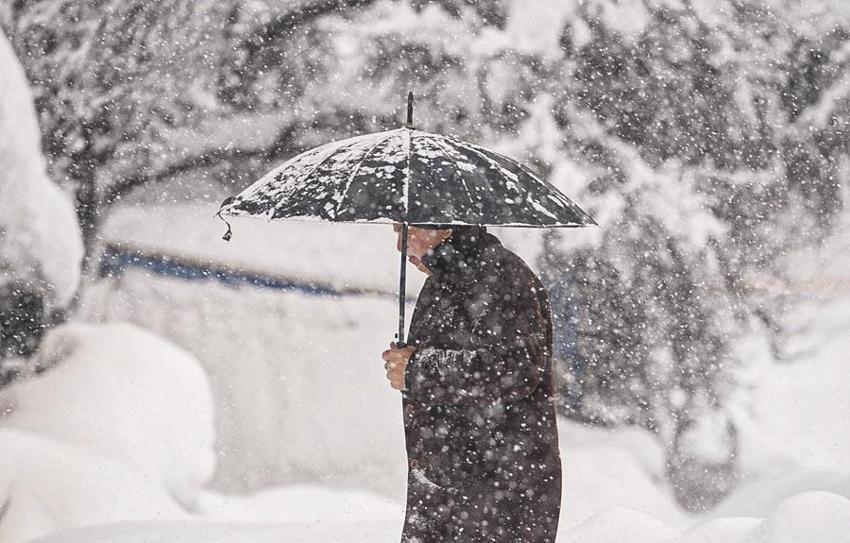Lapa lapa kar yağışları ve sağanak yağışlar dondurucu soğuklarla beraber dönüyor! Meteoroloji 27 ili uyardı
