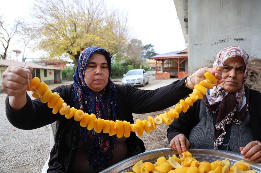 Adanalı kadınlar servet üretiyor! Tarlada 5, kazanda 300 lira! Türkiye'nin her yerinden sipariş yağıyor