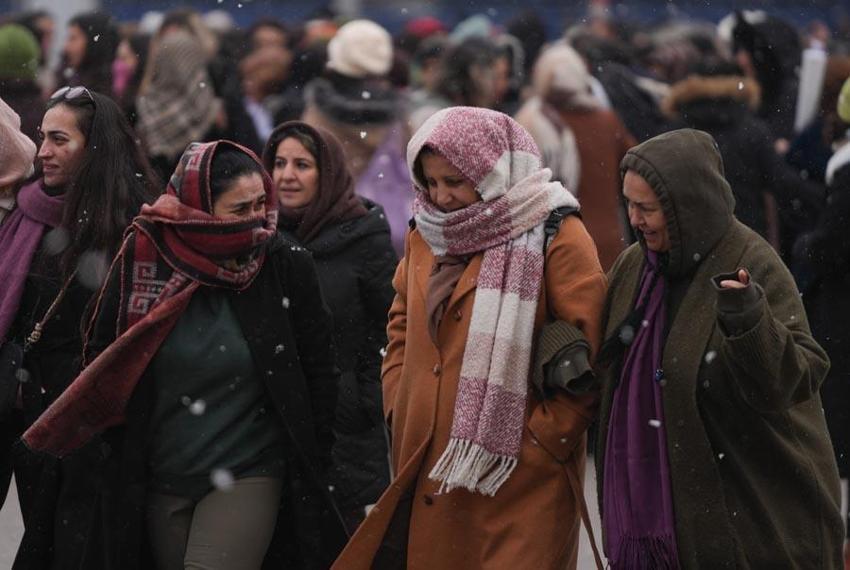 Kar yağışı ve kuvvetli fırtına geliyor: Meteoroloji 48 ili uyardı, Prof. Dr. Orhan Şen tarih vererek açıkladı: İstanbul'a kar aniden bastıracak