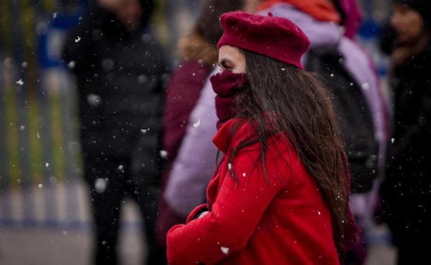 Kar yağışı ve kuvvetli fırtına geliyor: Meteoroloji 48 ili uyardı, Prof. Dr. Orhan Şen tarih vererek açıkladı: İstanbul'a kar aniden bastıracak