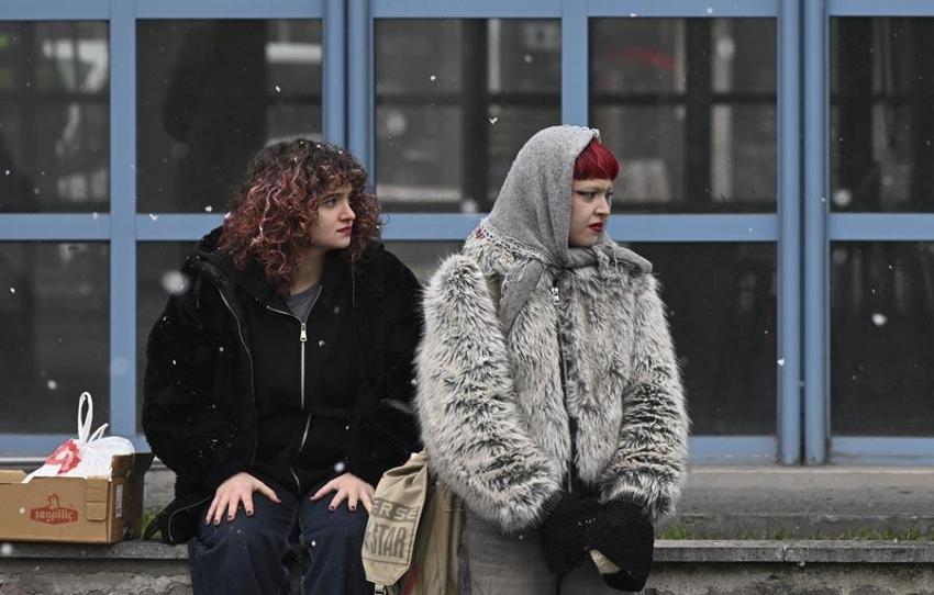 Kar yağışı ve kuvvetli fırtına geliyor: Meteoroloji 48 ili uyardı, Prof. Dr. Orhan Şen tarih vererek açıkladı: İstanbul'a kar aniden bastıracak