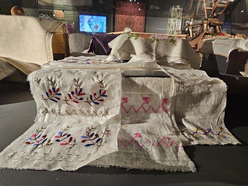 El işi ürünler Elazığ'ın geçmişine ışık tutuyor