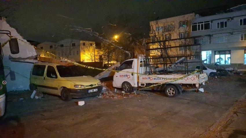 Bursa'da saatteki hızı 105,5 kilometreye ulaşan fırtına hayatı olumsuz etkiledi