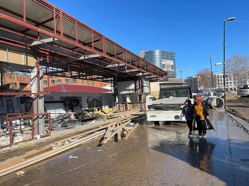 Malatya'nın hafızası yerinden söküldü: En bilindik nokta yeriden kaldırıldı