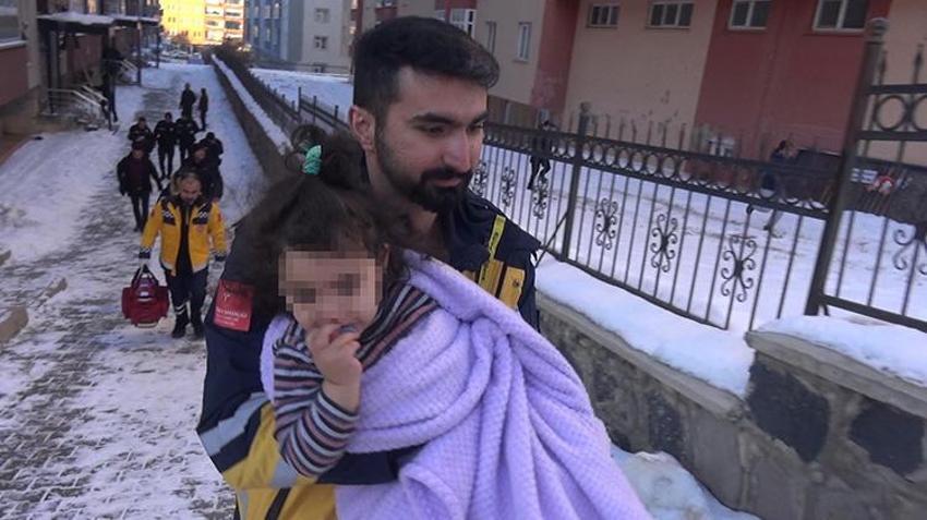 Erzurum'da korku dolu dakikalar! Evde yalnız bırakılan bebeğin ağlama sesini duyan koştu
