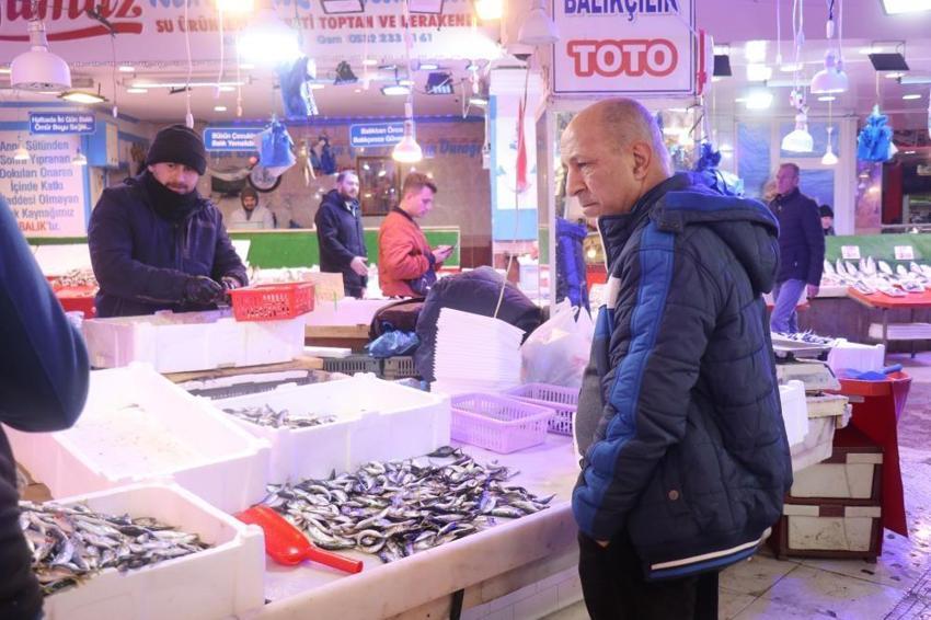 Hamsi Gürcistan'a istavrit Sakarya'ya kaçtı: Tezgahlar doldu taştı