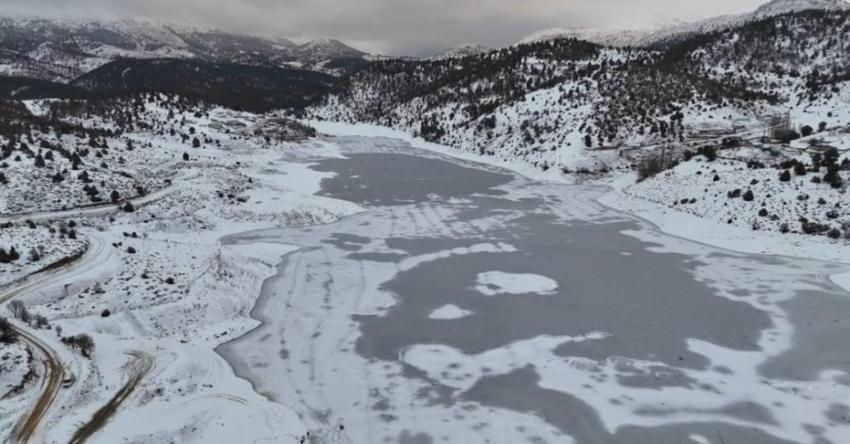 Adana'nın Sibirya'sı oldu: Eksi 25 derecede her şey buz tuttu!