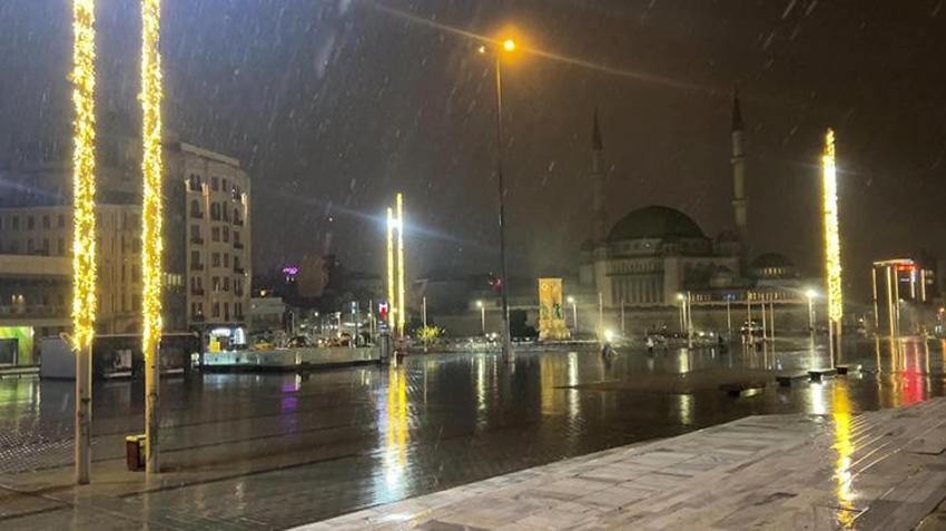 İstanbul'da kar başladı zorlu 24 saate girildi! Uzman isim ne kadar süreceğini açıkladı: 41 ile sarı kodlu uyarı