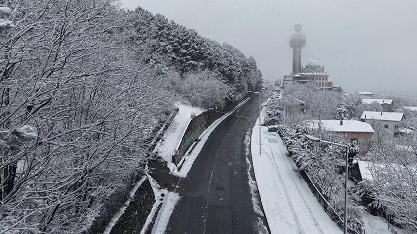 İstanbul'da kar başladı zorlu 24 saate girildi! Uzman isim ne kadar süreceğini açıkladı: 41 ile sarı kodlu uyarı