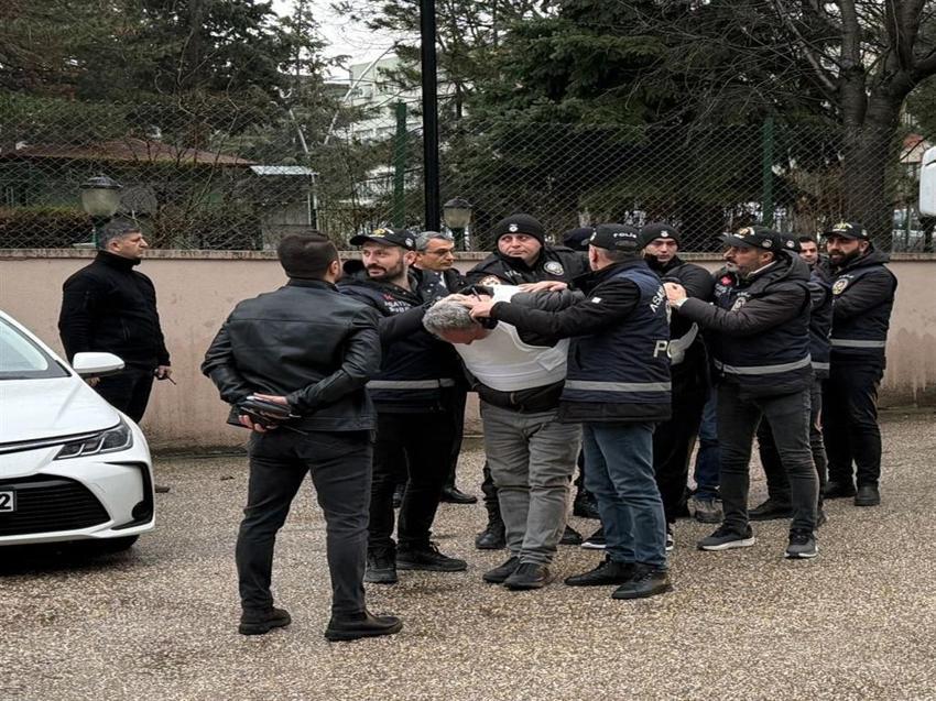 Tokat'ta vicdan azabı hata yaptırdı: Babasını öldürdü, kireçleyip gömdü! 4 ay yetti