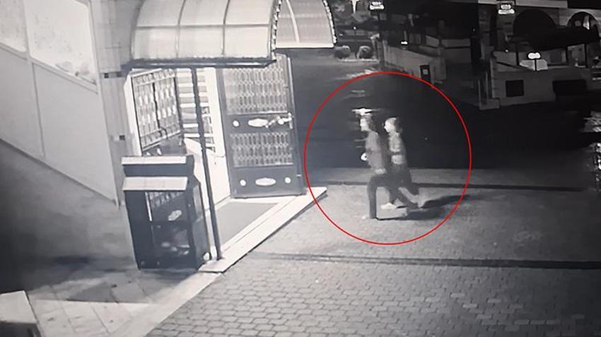 Bursa'da eşinin şiddetinden kaçan kadın ve kızı camiye sığındı! O anlar kamerada