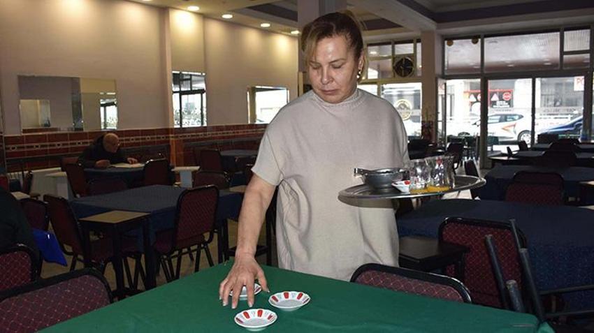 İzmirli kadın 25 yıllık başkanı devirip, kahvecilerin ilk kadın başkanı oldu