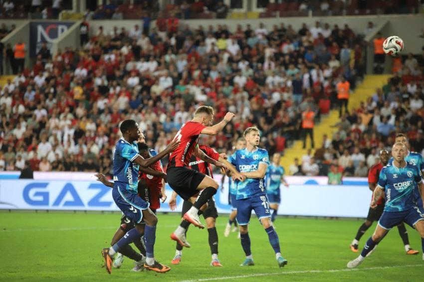 Samsunspor'da Elayis Tavşan, Capita krizi! Yüksel Yıldırım resti çekti: Transfer olmayacak