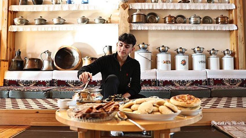 Bayburt’un unutulmaya yüz tutmuş 40 çeşit lezzeti 17 yaşındaki Metehan'a emanet! Anneannesinden öğrendi, Şimdi Tüm Türkiye’ye tanıtıyor