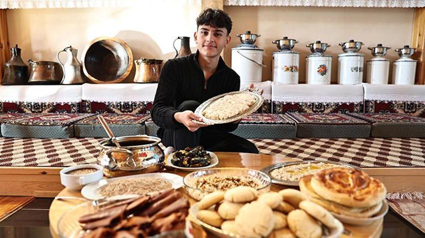 Bayburt’un unutulmaya yüz tutmuş 40 çeşit lezzeti 17 yaşındaki Metehan'a emanet! Anneannesinden öğrendi, Şimdi Tüm Türkiye’ye tanıtıyor