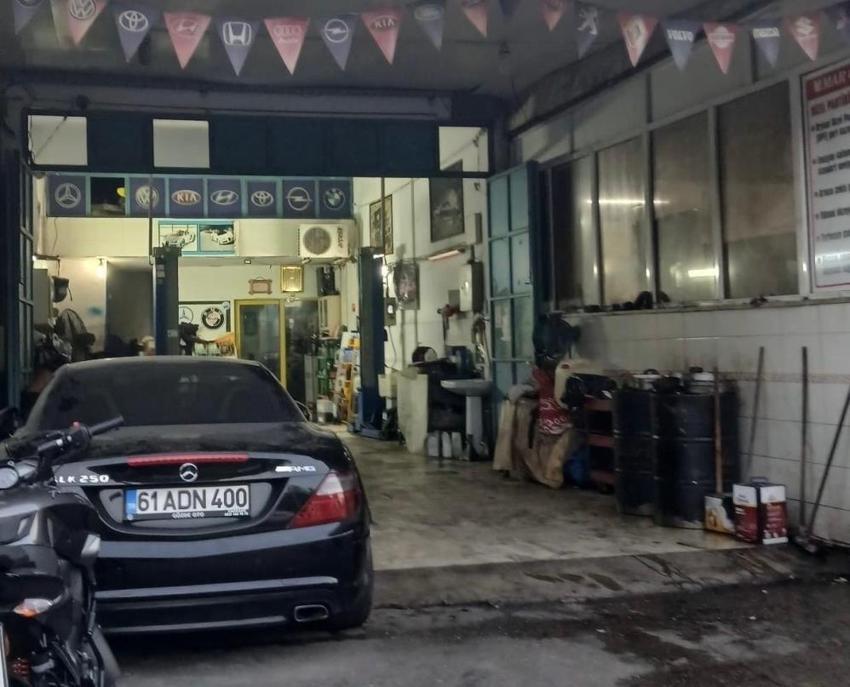 Mercedes hayatını kabusa çevirdi: Sanayiye götürdü bir tokat da orada yedi!