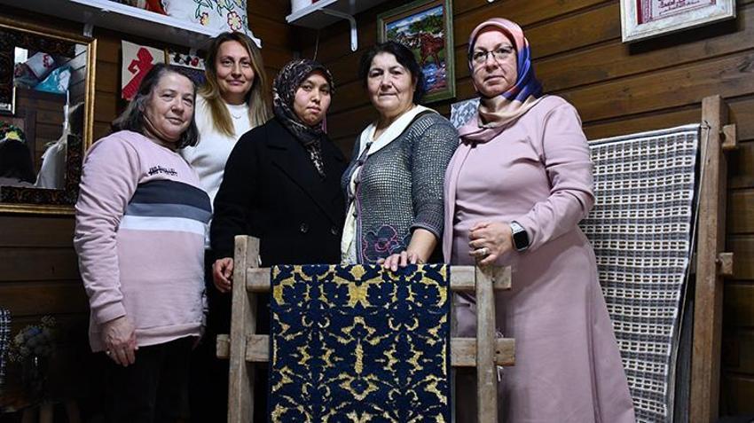 6 aylık sabır meyvesini verdi: Bilecik'in Kaybolmaya yüz tutan 'Kadife Çatma' halısı kesildi!