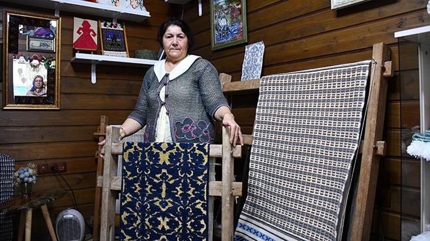6 aylık sabır meyvesini verdi: Bilecik'in Kaybolmaya yüz tutan 'Kadife Çatma' halısı kesildi!