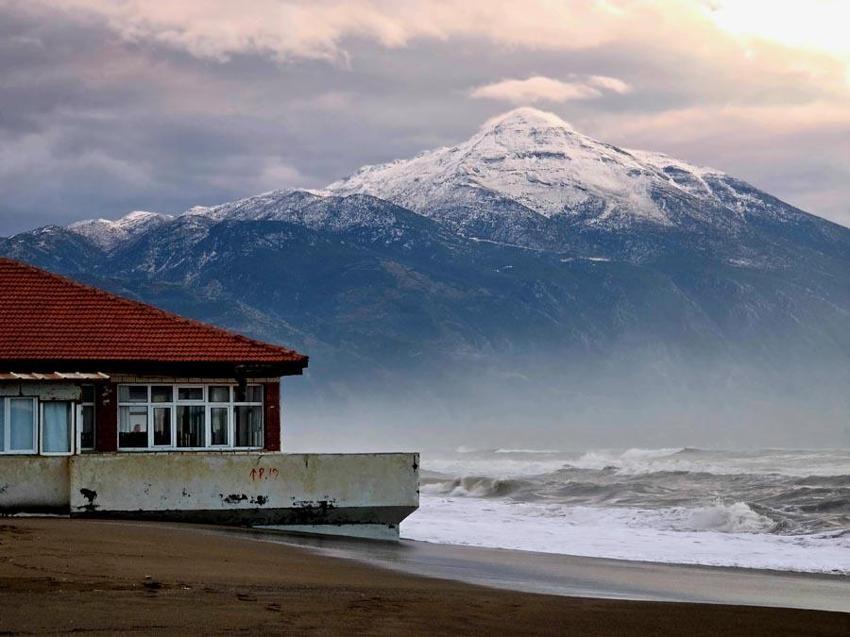 Samandağ'da yağmur sonrası sahilde kartpostallık görüntüler