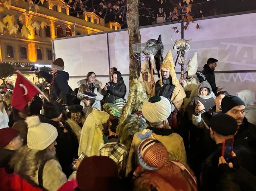 Trabzon'da yüzyıllık 'Kalandar' coşkusu! 13 Ocak akşamı ritüeli başladı: Bolluk ve bereket getirsin