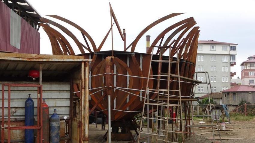 Trabzon'da ürettiğini Senegal'e satıyor! Yol kenarında derme çatma tesiste yapıyor