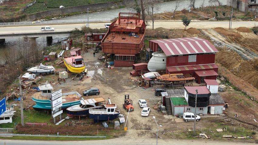 Trabzon'da ürettiğini Senegal'e satıyor! Yol kenarında derme çatma tesiste yapıyor