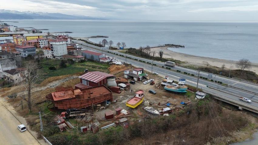Trabzon'da ürettiğini Senegal'e satıyor! Yol kenarında derme çatma tesiste yapıyor
