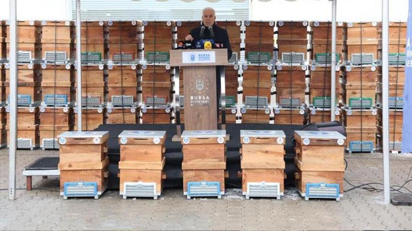Bursa Büyükşehir'den dağ yöresine arı kovanı desteği