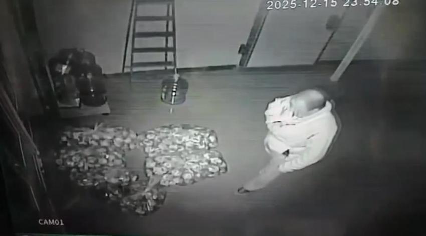 Eskişehir’de akıl almaz ekmek oyunu! Kayıt altına alındı